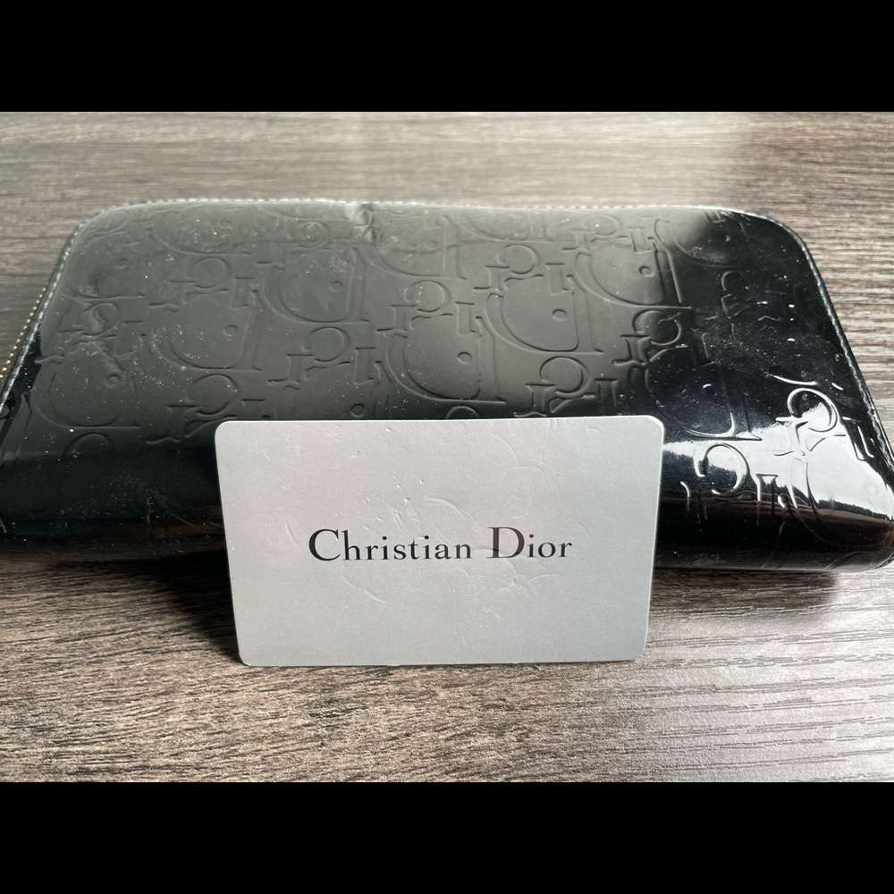 Dior wallet